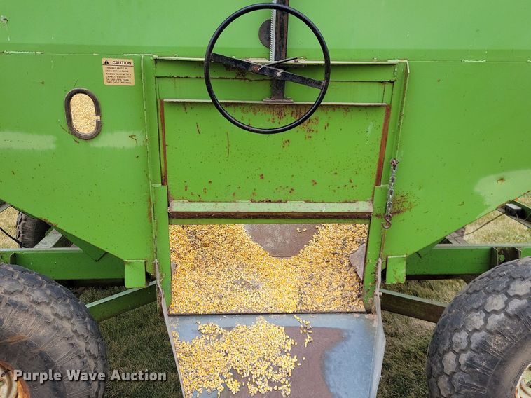 image for item DL7833 Parker 2500 gravity wagon