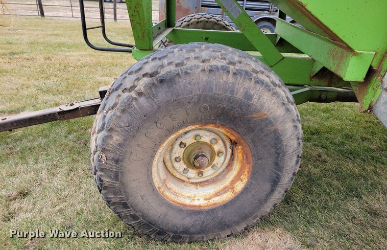 image for item DL7833 Parker 2500 gravity wagon