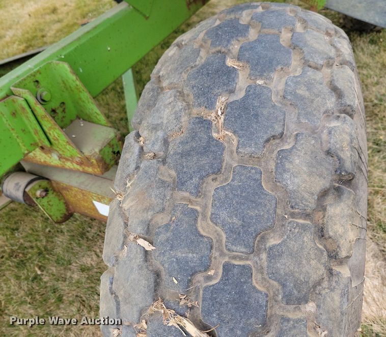 image for item DL7833 Parker 2500 gravity wagon