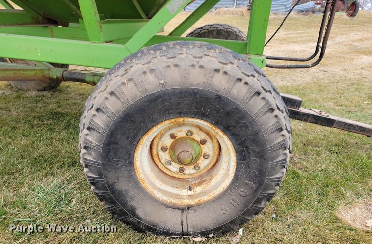 image for item DL7833 Parker 2500 gravity wagon