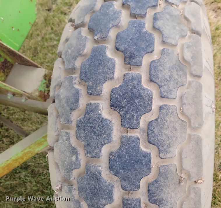 image for item DL7833 Parker 2500 gravity wagon