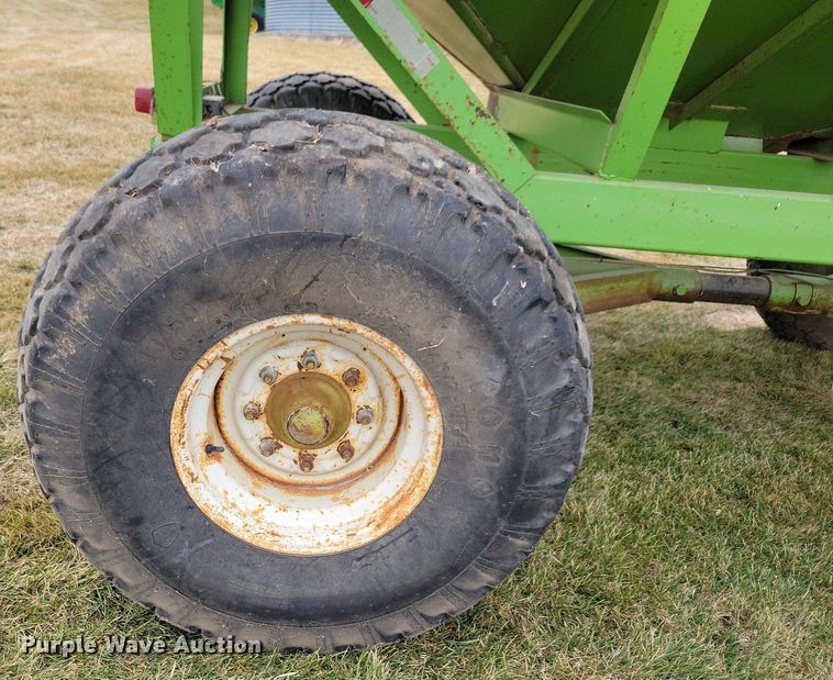 image for item DL7833 Parker 2500 gravity wagon