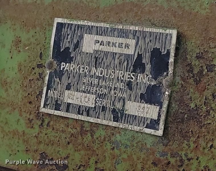 image for item DL7833 Parker 2500 gravity wagon