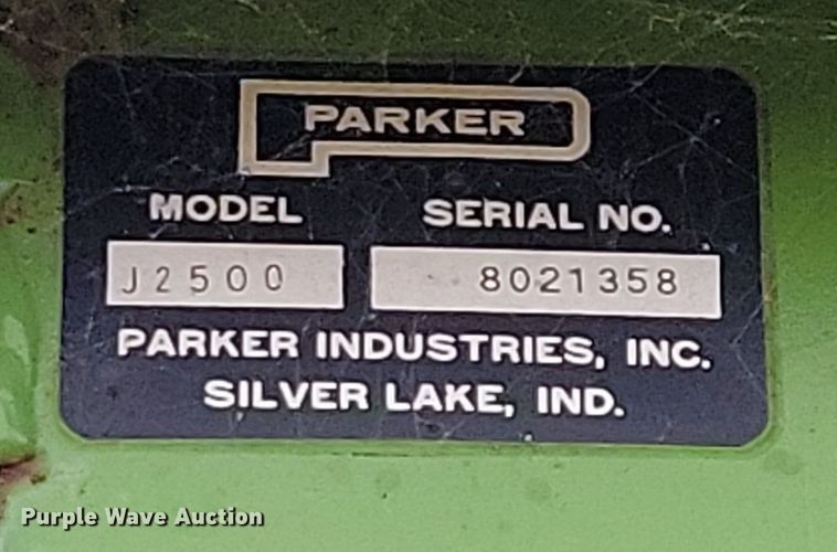 image for item DL7833 Parker 2500 gravity wagon