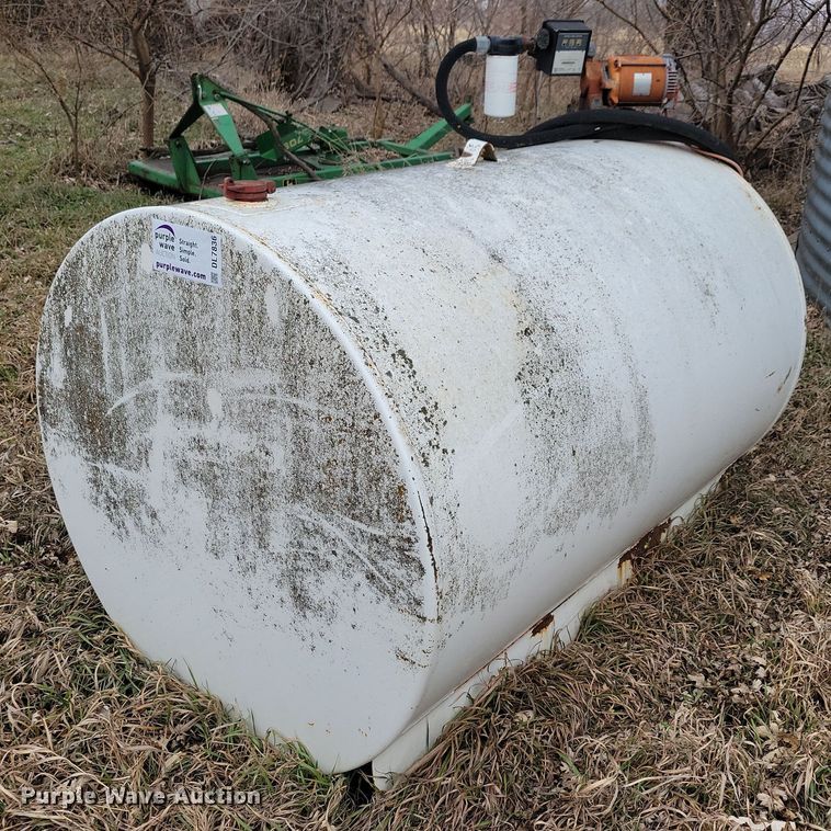 image for item DL7836 Fuel tank