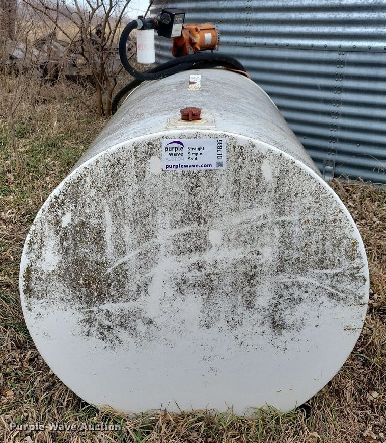 image for item DL7836 Fuel tank