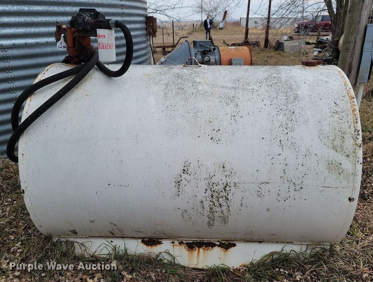 image for item DL7836 Fuel tank