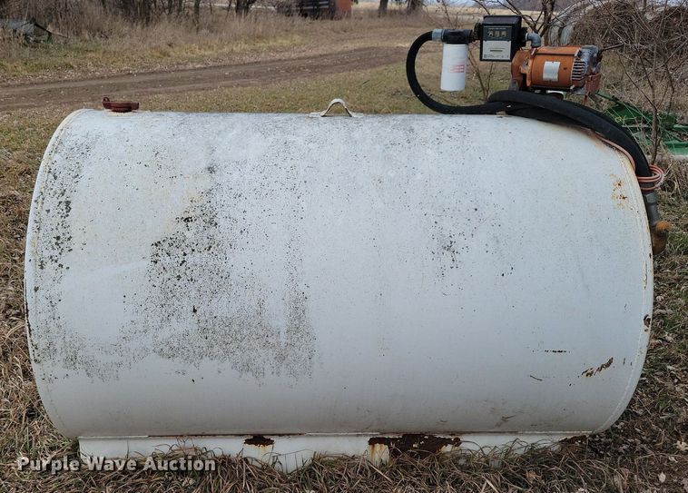 image for item DL7836 Fuel tank