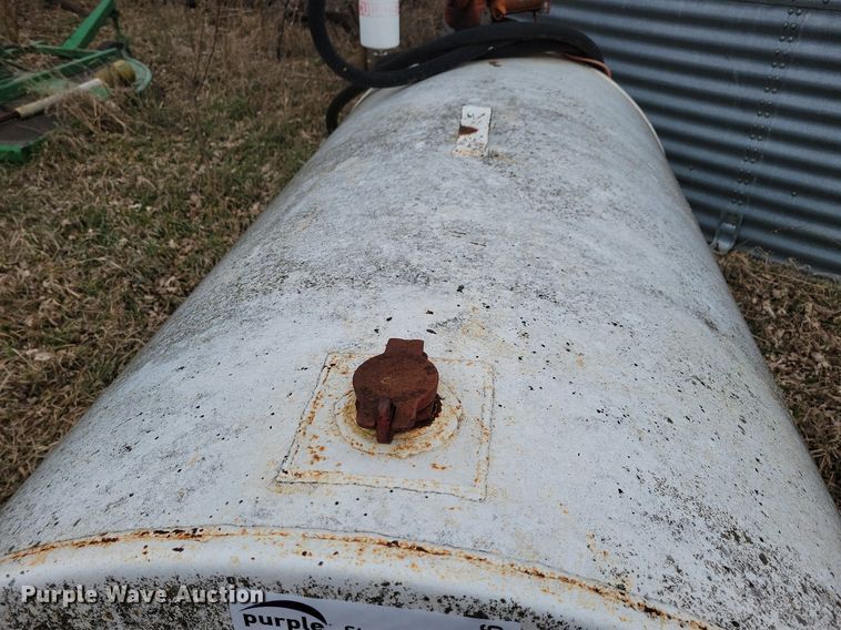 image for item DL7836 Fuel tank