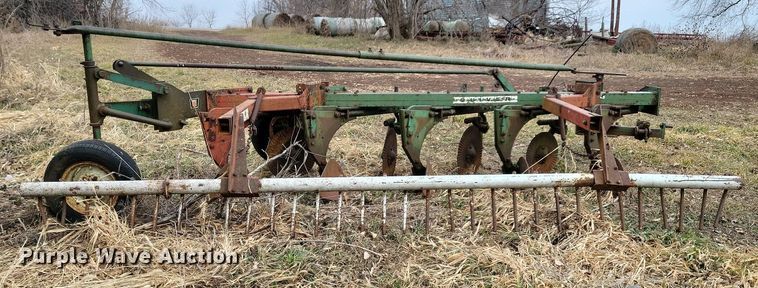 image for item DL7837 Oliver 565 one-way five bottom plow