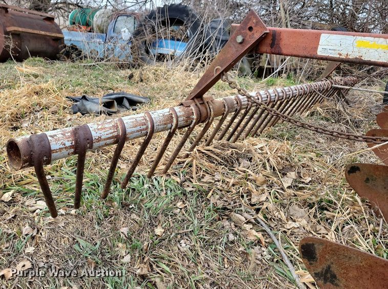 image for item DL7837 Oliver 565 one-way five bottom plow