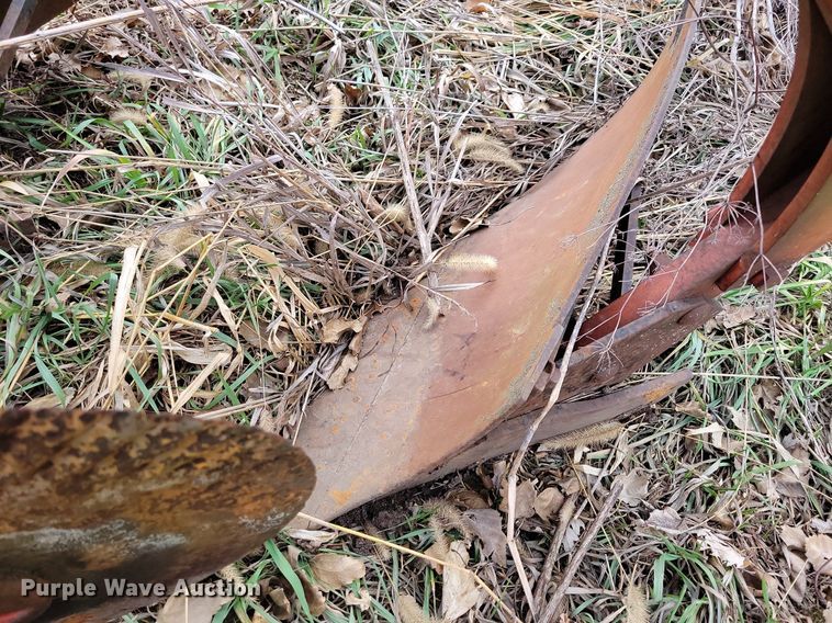 image for item DL7837 Oliver 565 one-way five bottom plow