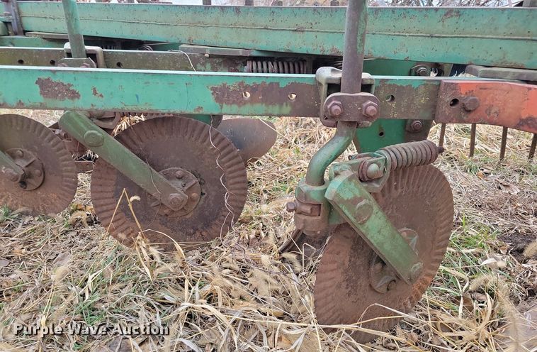 image for item DL7837 Oliver 565 one-way five bottom plow
