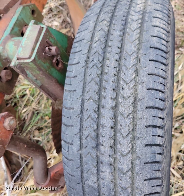 image for item DL7837 Oliver 565 one-way five bottom plow