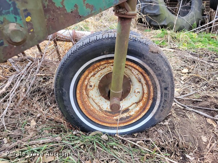 image for item DL7837 Oliver 565 one-way five bottom plow