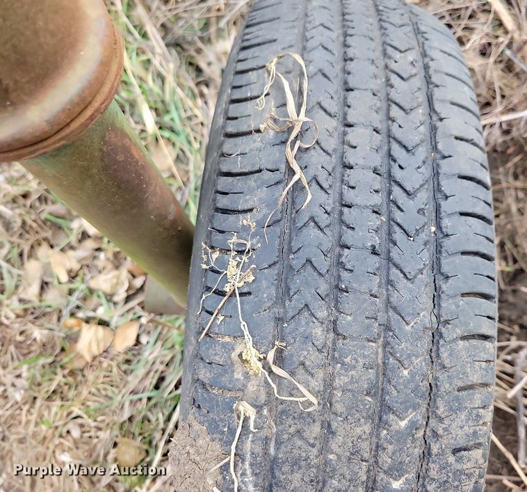 image for item DL7837 Oliver 565 one-way five bottom plow