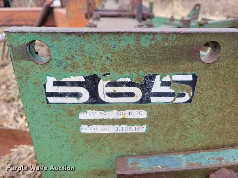 image for item DL7837 Oliver 565 one-way five bottom plow