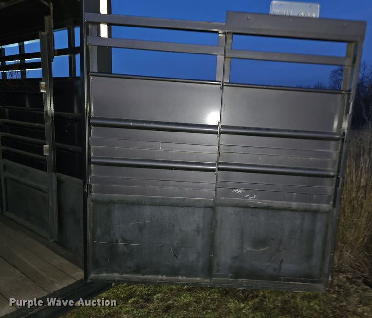 image for item DR5976 2015 Travalong BHSTSTK16 livestock trailer