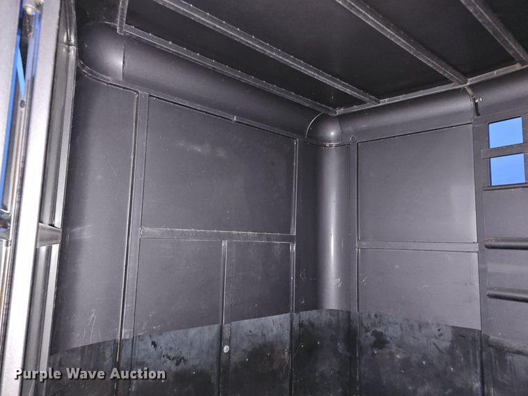 image for item DR5976 2015 Travalong BHSTSTK16 livestock trailer