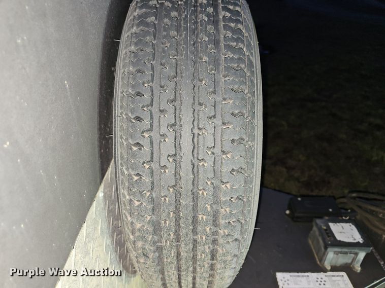 image for item DR5976 2015 Travalong BHSTSTK16 livestock trailer