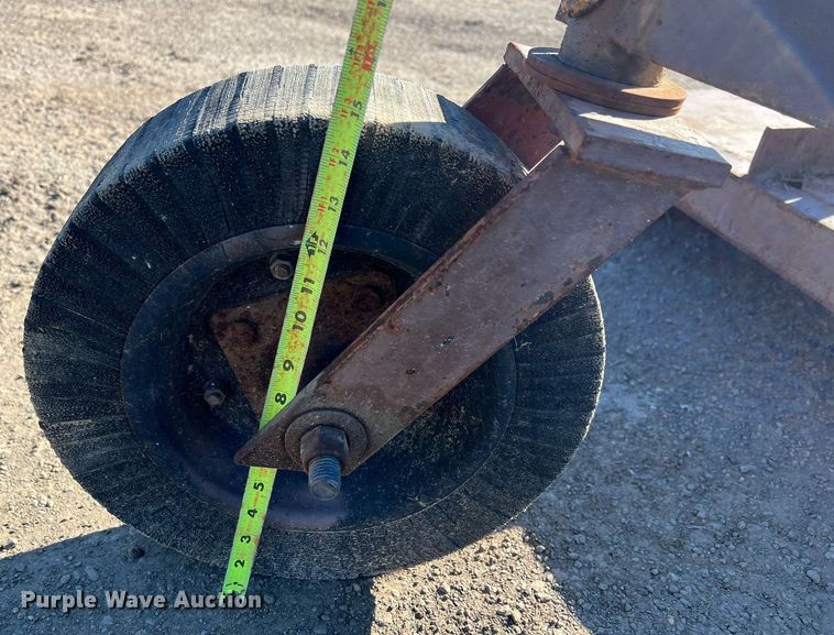 image for item KV9936 Bolens G212 tractor