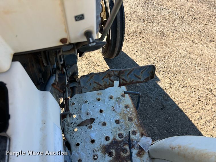 image for item KV9936 Bolens G212 tractor