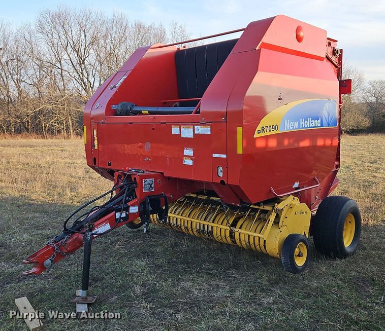 image for item LB9713 2008 New Holland BR7090 round baler