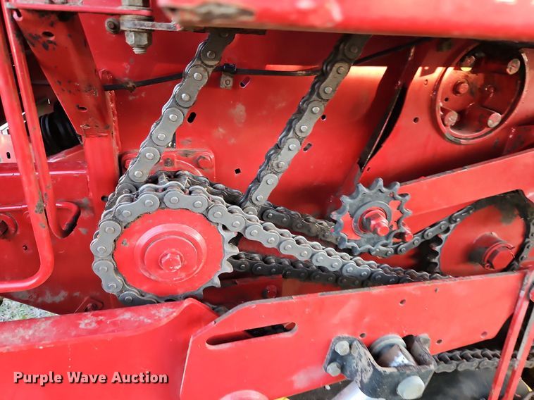 image for item LB9713 2008 New Holland BR7090 round baler