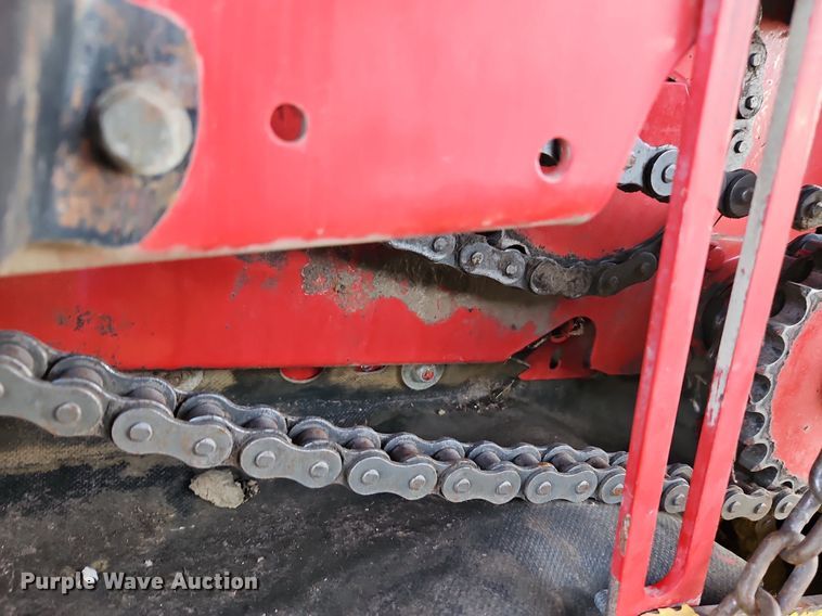 image for item LB9713 2008 New Holland BR7090 round baler