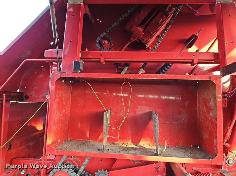 image for item LB9713 2008 New Holland BR7090 round baler