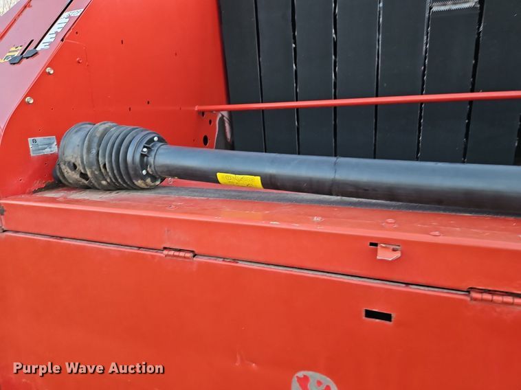 image for item LB9713 2008 New Holland BR7090 round baler