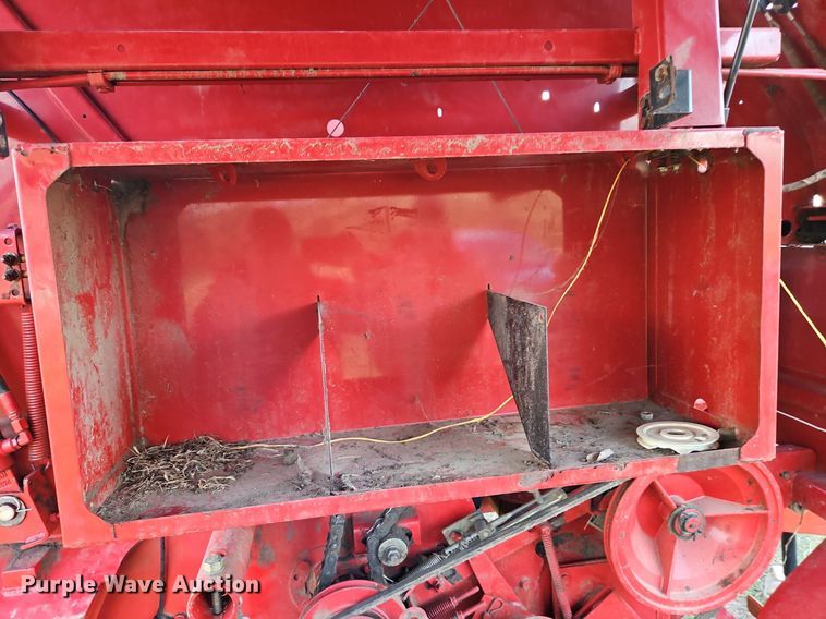 image for item LB9713 2008 New Holland BR7090 round baler