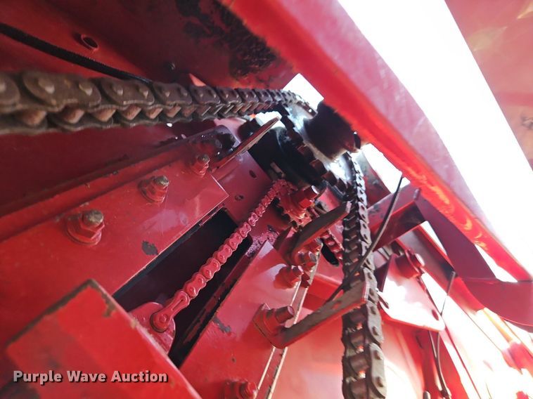 image for item LB9713 2008 New Holland BR7090 round baler