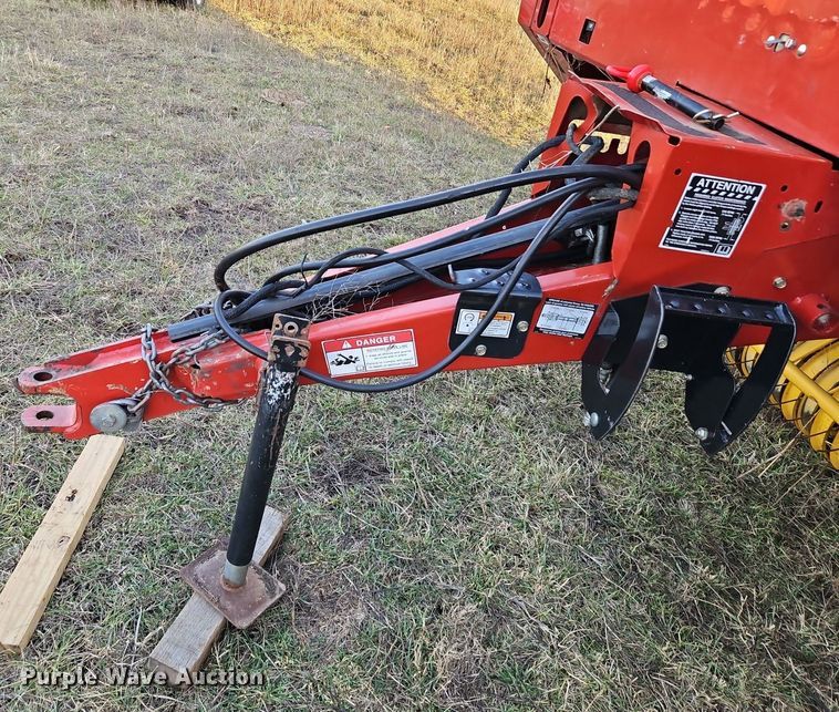 image for item LB9713 2008 New Holland BR7090 round baler