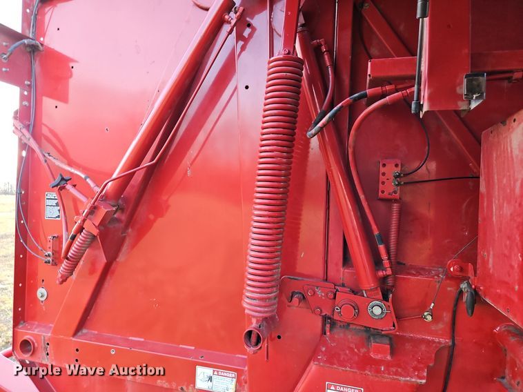 image for item LB9713 2008 New Holland BR7090 round baler