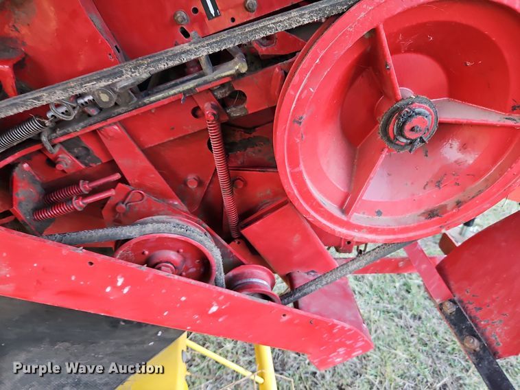 image for item LB9713 2008 New Holland BR7090 round baler