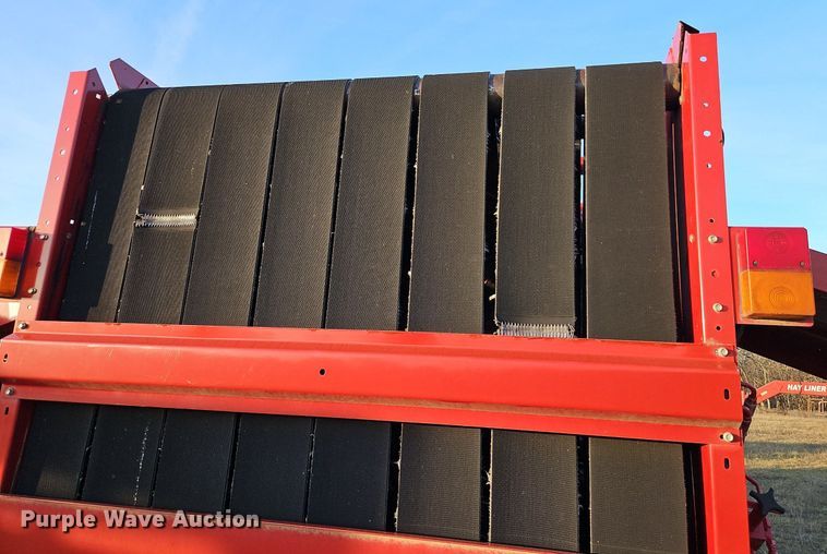 image for item LB9713 2008 New Holland BR7090 round baler