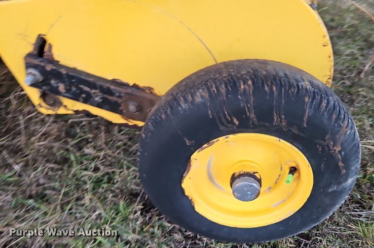 image for item LB9713 2008 New Holland BR7090 round baler