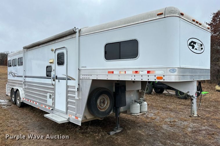 image for item LK9743 2008 4 Star Trailers horse trailer