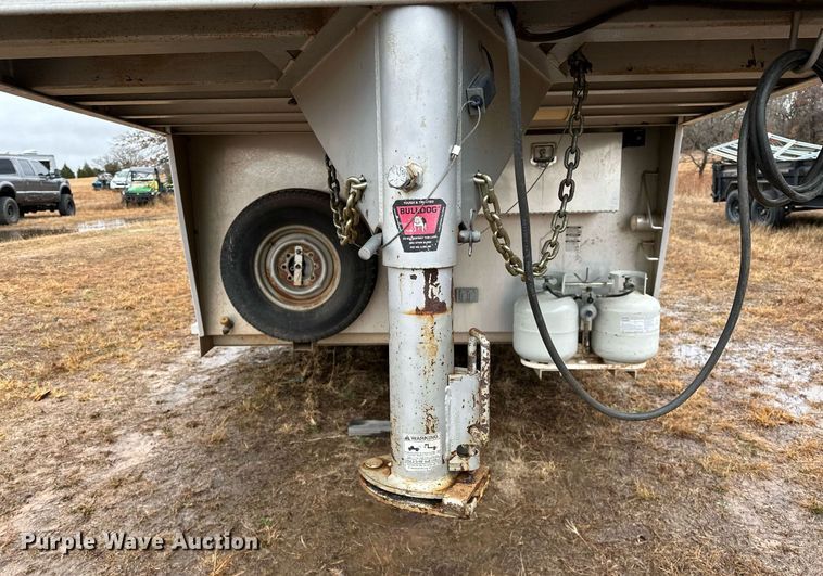 image for item LK9743 2008 4 Star Trailers horse trailer