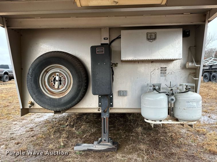 image for item LK9743 2008 4 Star Trailers horse trailer