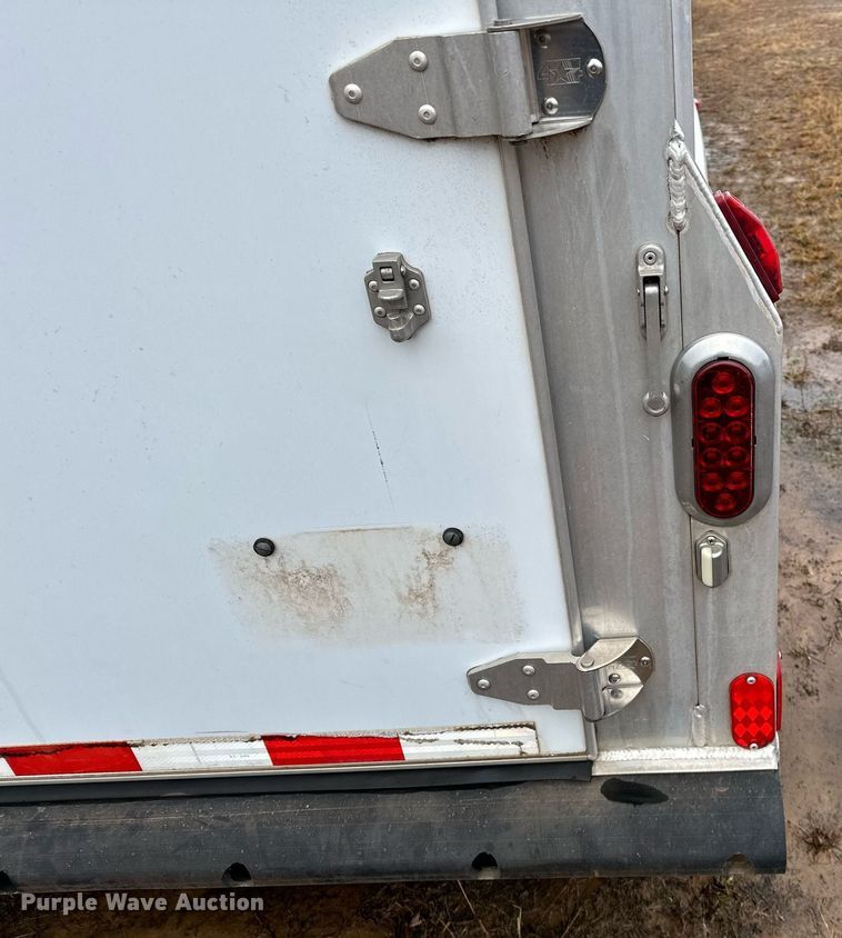 image for item LK9743 2008 4 Star Trailers horse trailer