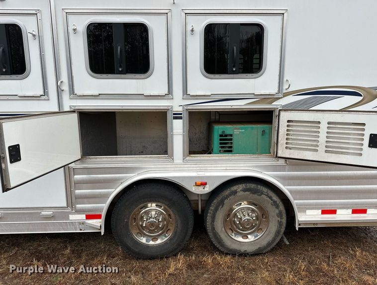 image for item LK9743 2008 4 Star Trailers horse trailer