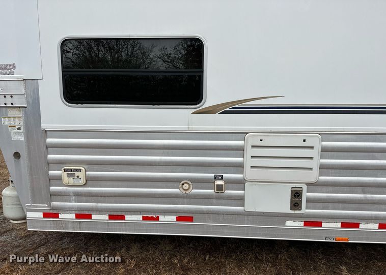 image for item LK9743 2008 4 Star Trailers horse trailer