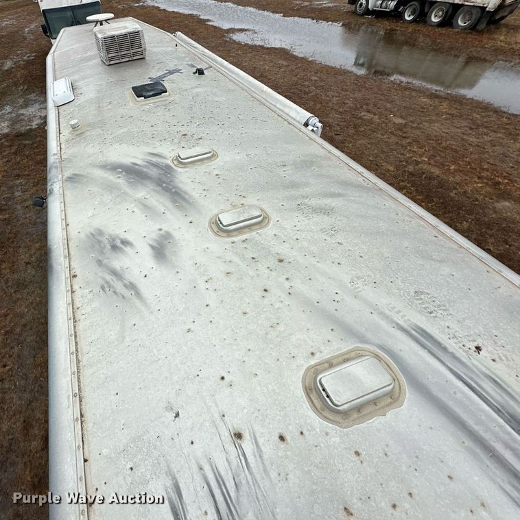 image for item LK9743 2008 4 Star Trailers horse trailer