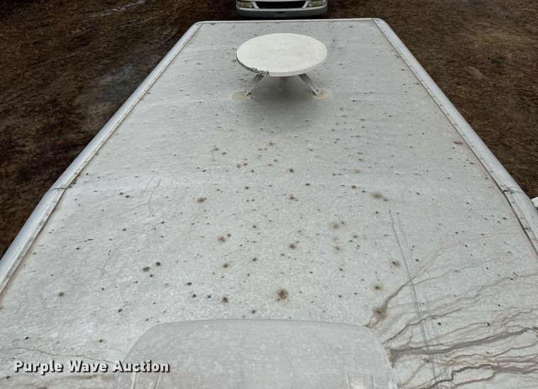 image for item LK9743 2008 4 Star Trailers horse trailer