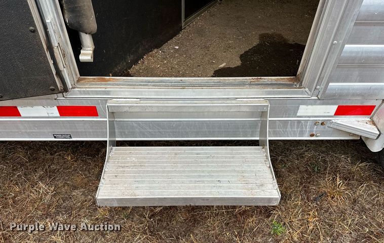 image for item LK9743 2008 4 Star Trailers horse trailer