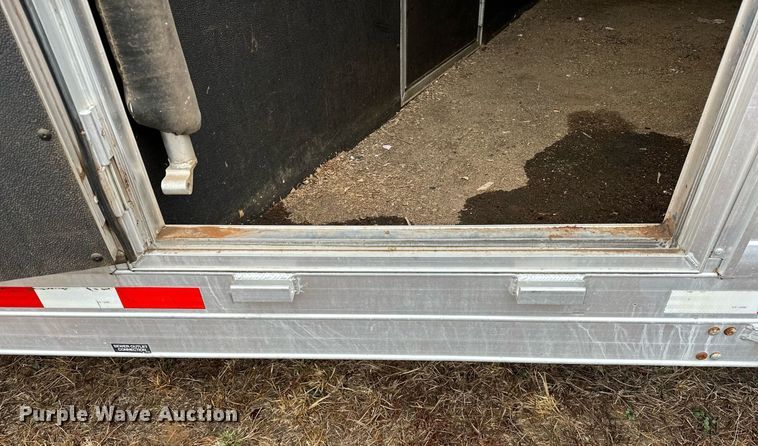 image for item LK9743 2008 4 Star Trailers horse trailer