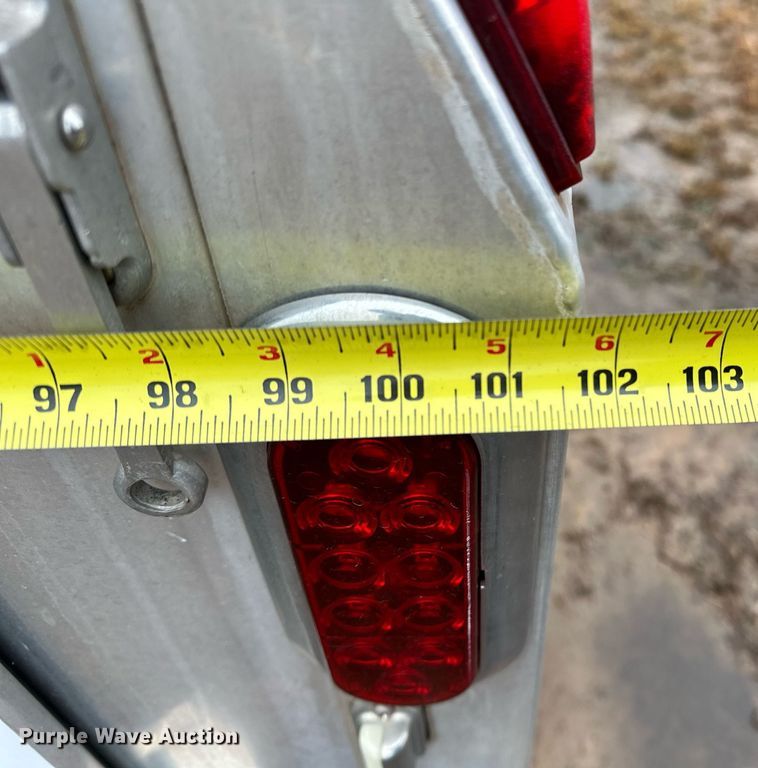 image for item LK9743 2008 4 Star Trailers horse trailer