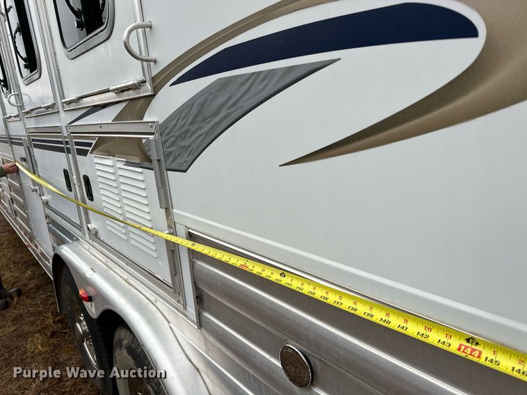 image for item LK9743 2008 4 Star Trailers horse trailer